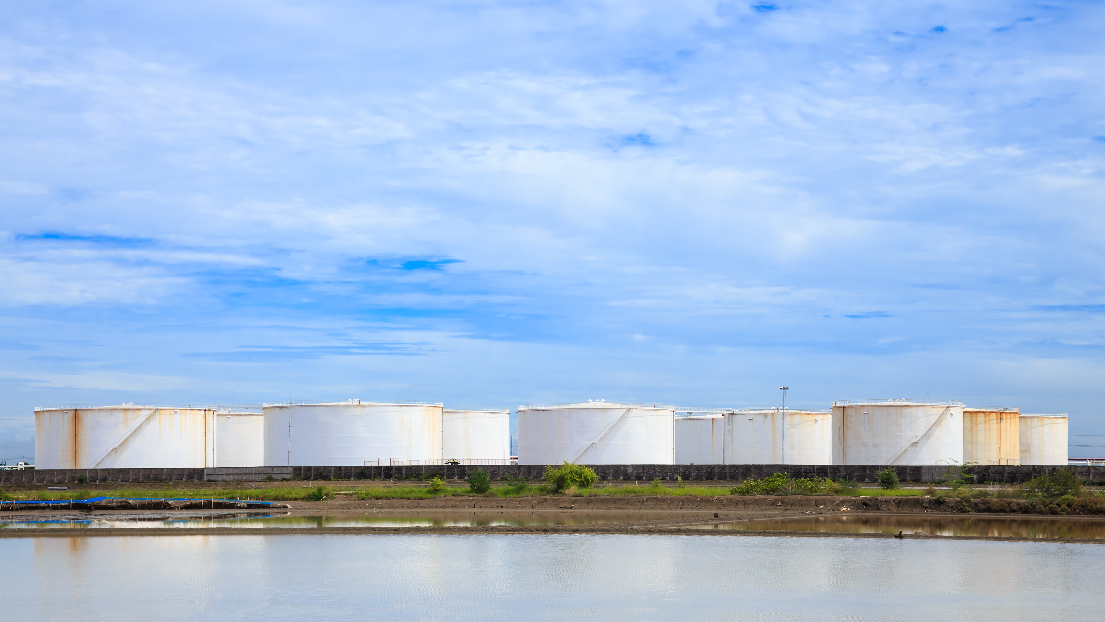 Oil Storage Tanks